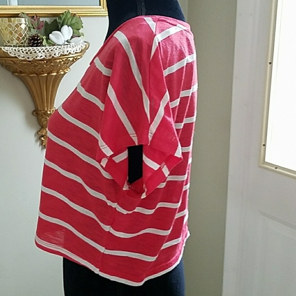 2 short sleeve, short tshirt, medium - Picture 4 of 8